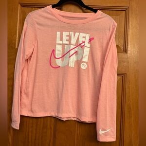 Nike girls Level Up Long Sleeve Tee, sz XL.